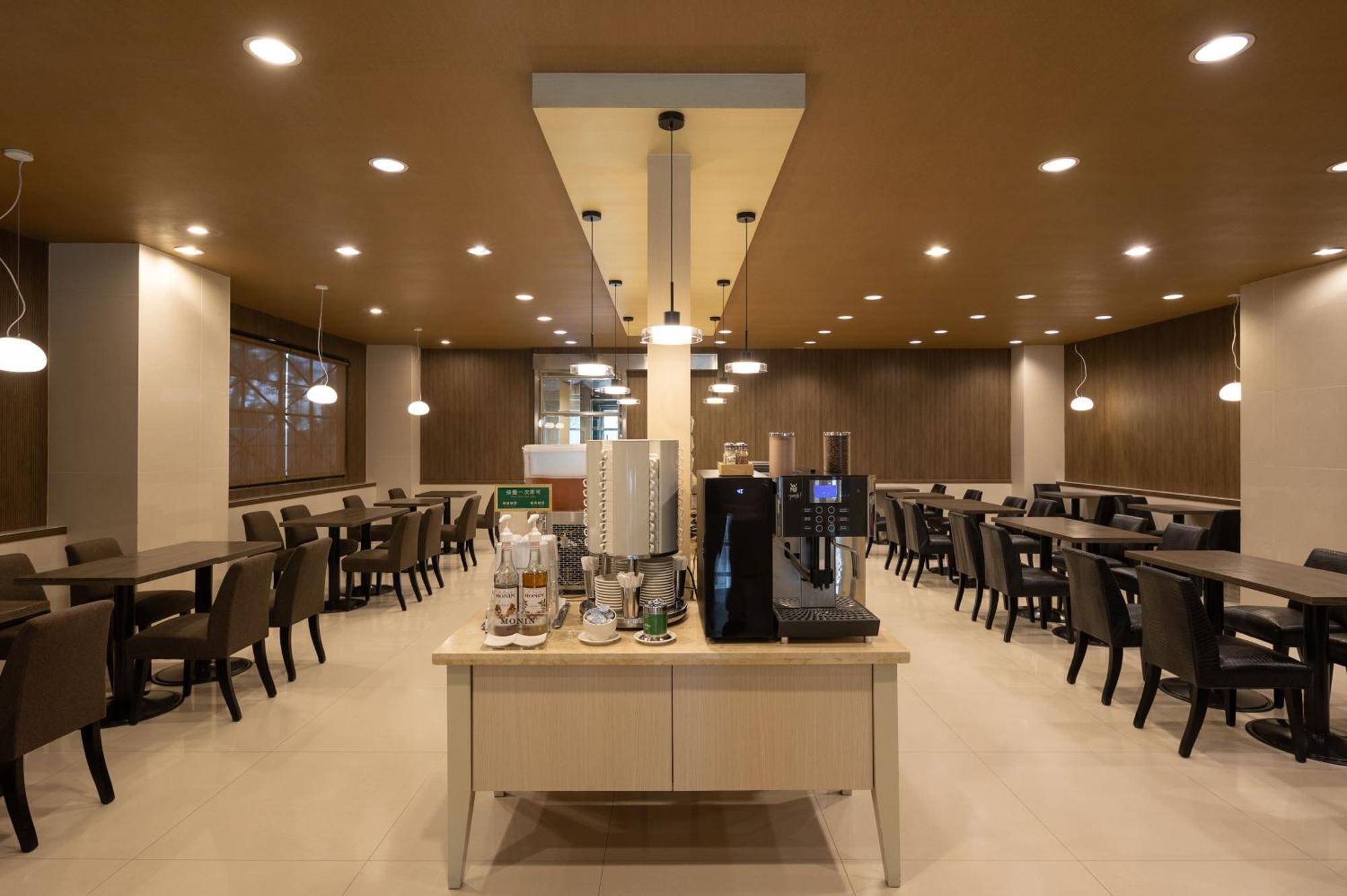 Kindness Hotel - Tainan Minsheng Экстерьер фото