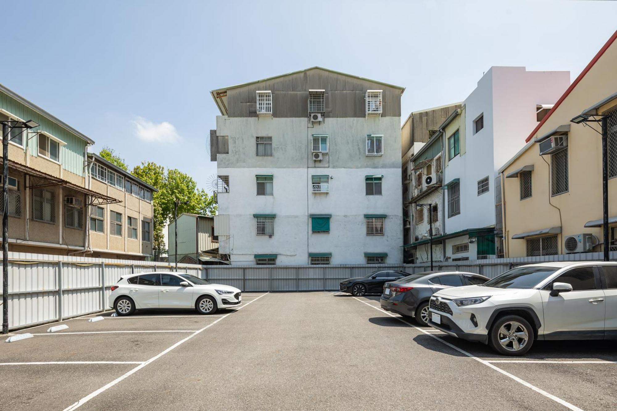 Kindness Hotel - Tainan Minsheng Экстерьер фото