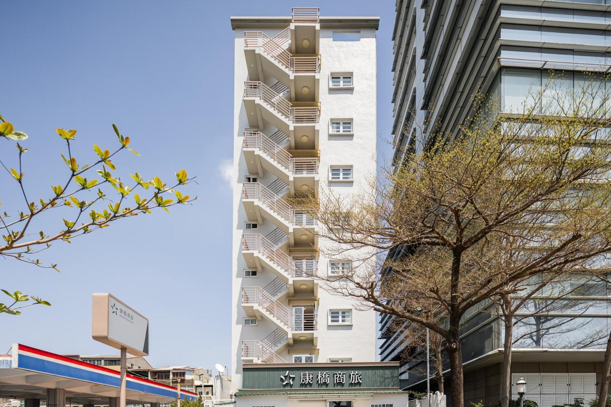 Kindness Hotel - Tainan Minsheng Экстерьер фото