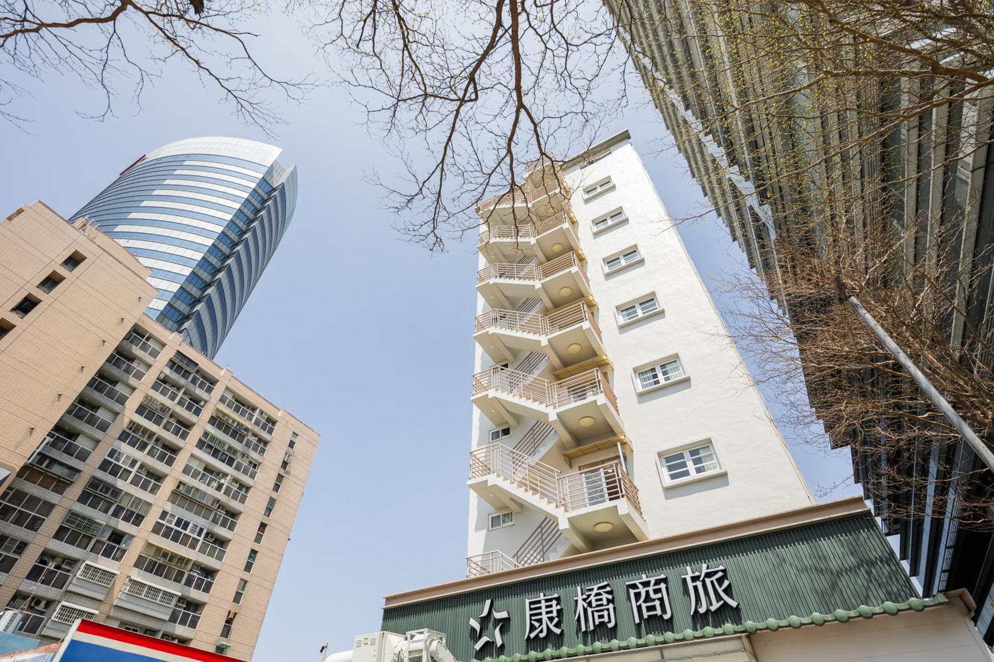Kindness Hotel - Tainan Minsheng Экстерьер фото