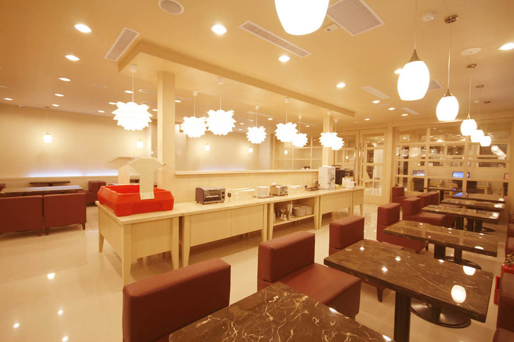Kindness Hotel - Tainan Minsheng Экстерьер фото
