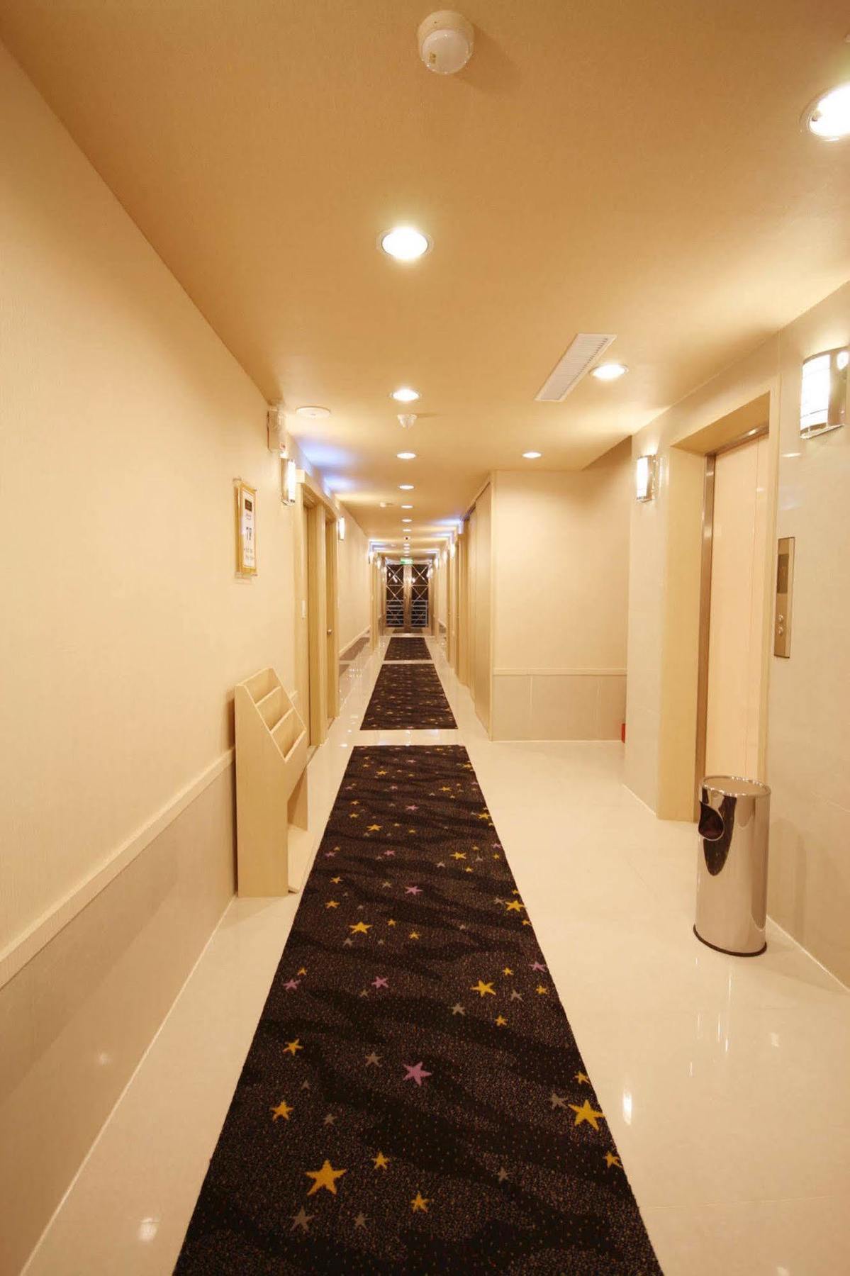 Kindness Hotel - Tainan Minsheng Экстерьер фото